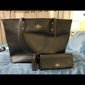 Coach tote and wallet